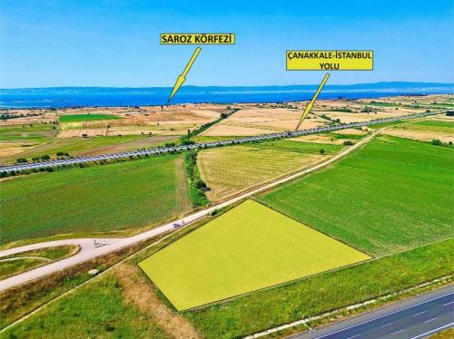 BOLAYIRDA SATILIK YOLA CEPHE PARSEL