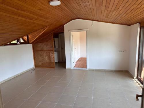 	Çatalca Kabakça’da Havuzlu ve Ahşap Evli Büyük Bahçeli Mülk