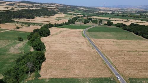 GELİBOLU BAYIRKÖYDE 920 M² ÇAPLI MUVAFAKATLI SATILIK PARSEL