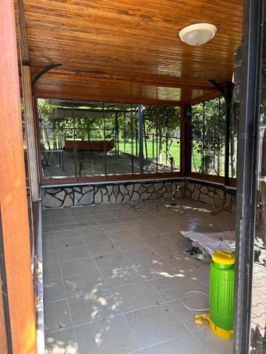 	Çatalca Kabakça’da Havuzlu ve Ahşap Evli Büyük Bahçeli Mülk