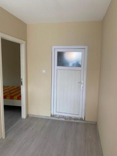 ÇATALCA KALEİÇİ MAHALLESİNDE MÜSTAKİL EV