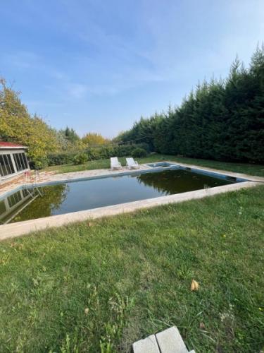  4+1 Müstakil Havuzlu Yaşam • 4.050 m² Özel Arazi