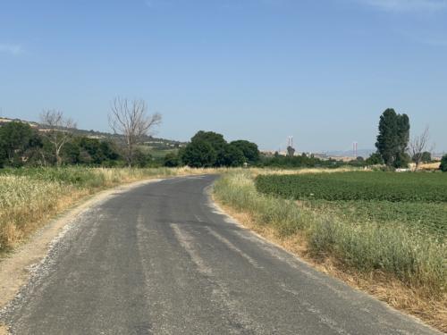 GELİBOLU BAYIRKÖYDE 920 M² ÇAPLI MUVAFAKATLI SATILIK PARSEL