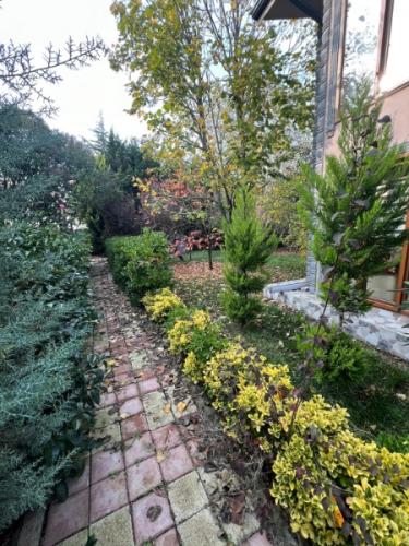  4+1 Müstakil Havuzlu Yaşam • 4.050 m² Özel Arazi