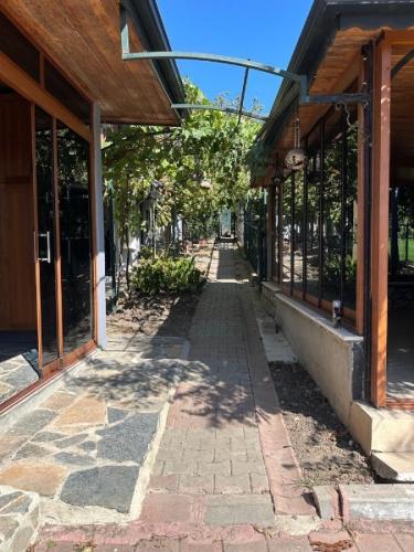 	Çatalca Kabakça’da Havuzlu ve Ahşap Evli Büyük Bahçeli Mülk